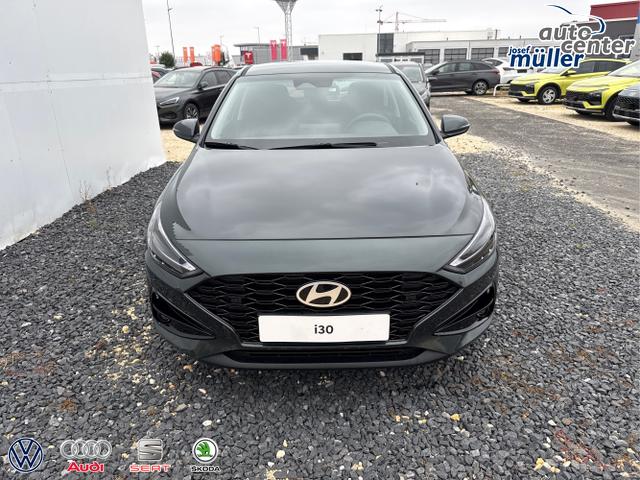 Hyundai / i30 / Grün / / / EDITION SHZ NAVI ALU LED RFK PDC
