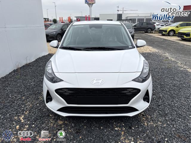 Hyundai / i10 / Weiß / / / AUT NAVI SHZ TEMPOMAT 