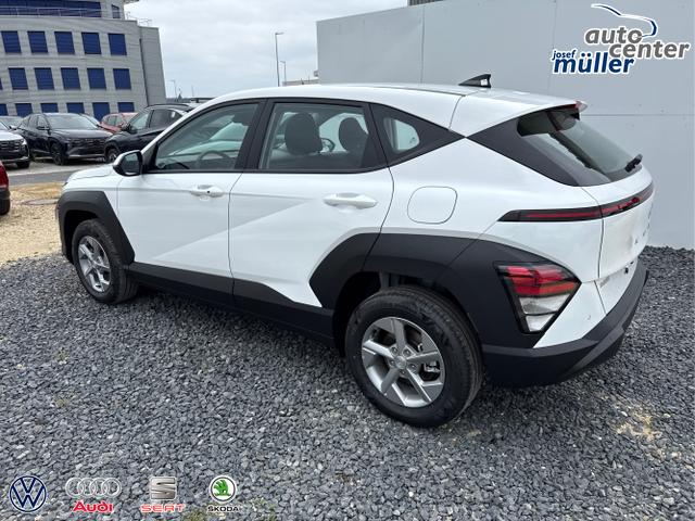 Hyundai / KONA / Weiß / / / NAVI KLIMAAUTOMATIK PDC v+h RFK