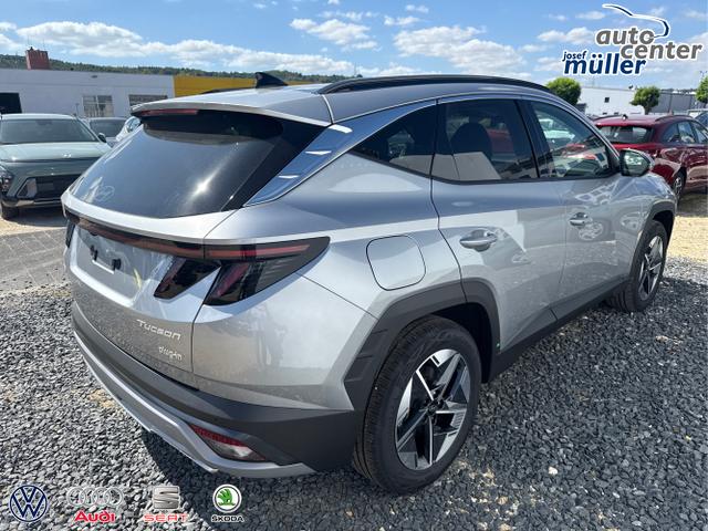 Hyundai / TUCSON / Silber / / / PANO SHZ v+h 18 ALU
