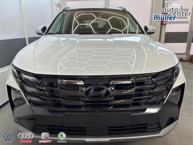 Hyundai / TUCSON / Wei&szlig; / / / PANO SHZ v+h 18 ALU