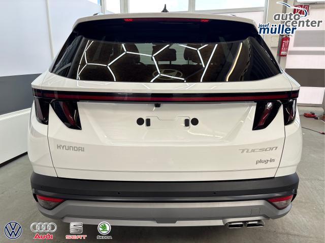 Hyundai / TUCSON / Wei&szlig; / / / PANO SHZ v+h 18 ALU
