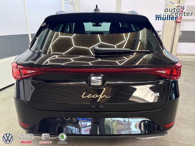 Seat / Leon / Schwarz / / / 1.5 TSI MATRIX NAVI SHZ RFK KESSY