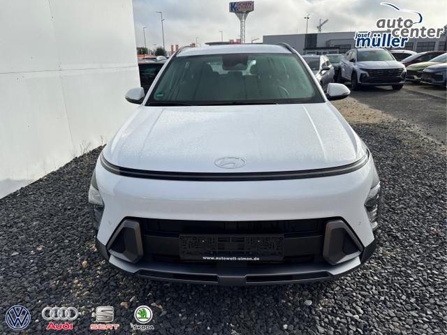 Hyundai / KONA / Weiß / / / DCT 198PS NAVI SHZ ACC PDC v+h 