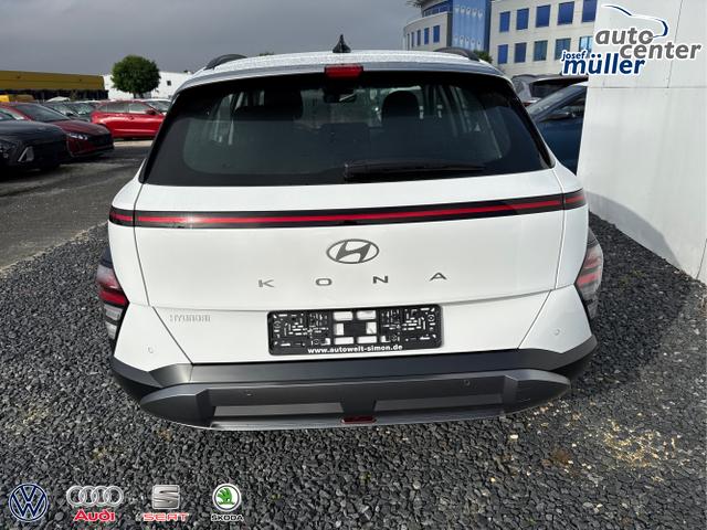 Hyundai / KONA / Weiß / / / DCT 198PS NAVI SHZ ACC PDC v+h 