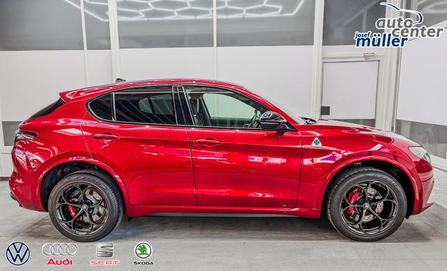 Alfa Romeo Stelvio QUADRIFOGLIO VERDE AKRAPOVIC Technologie-Paket 