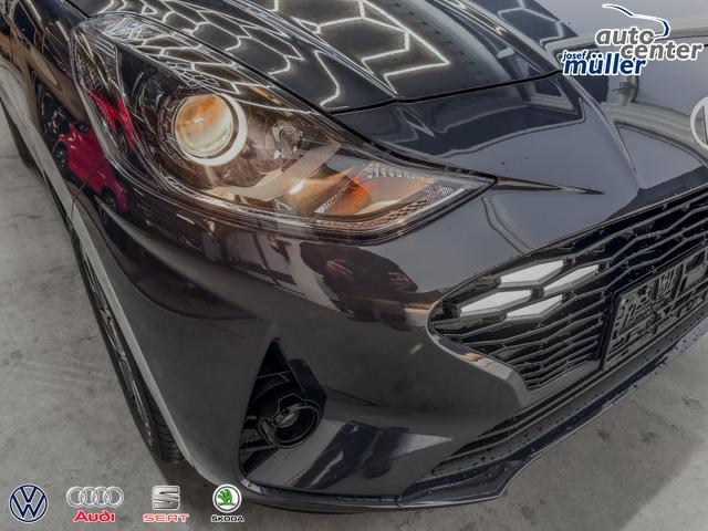 Hyundai i10 PREMIUM AUT SHZ KLIMAAUTOMATIK AMBIENTE ALU RFK PDC NAVI 