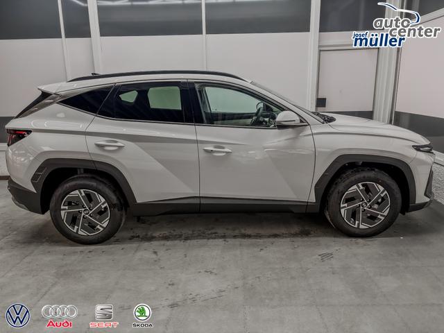 Hyundai TUCSON STYLE KLIMAAUTOMATIK TOTWINKEL NAVI SHZ RFK PDC 