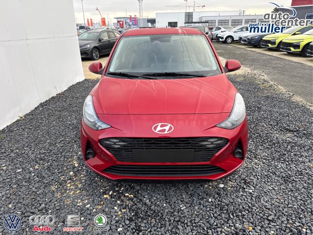 Hyundai / i10 / Rot / / / AUT NAVI SHZ RFK TEMPOMAT 