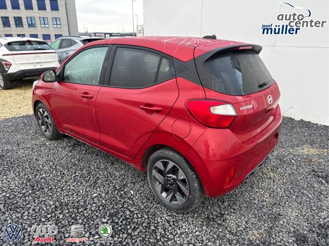 Hyundai / i10 / Rot / / / AUT NAVI SHZ RFK TEMPOMAT 