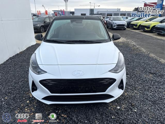 Hyundai / i10 / Wei&szlig; / / / AUT SHZ SMART KEY KLIMAAUTOMATIK AMBIENTE ALU RFK PDC NAVI 