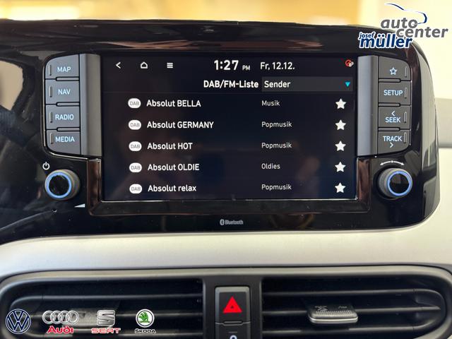 Hyundai i10 PREMIUM AUT SHZ KLIMAAUTOMATIK AMBIENTE ALU RFK PDC NAVI 