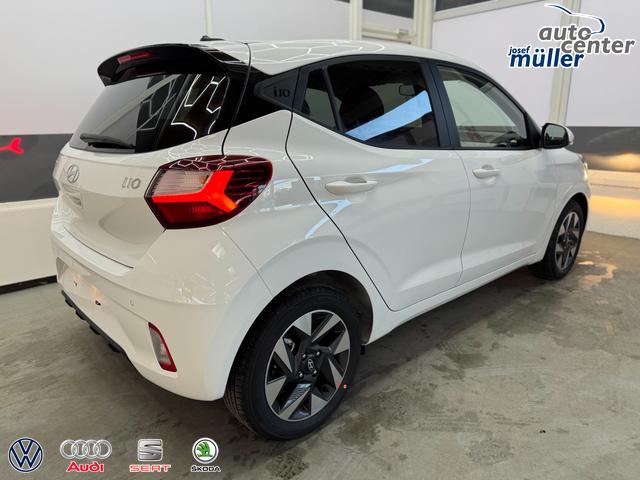 Hyundai i10 PREMIUM AUT SHZ KLIMAAUTOMATIK AMBIENTE ALU RFK PDC NAVI 