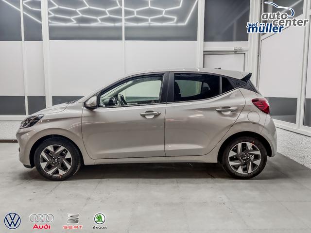 Hyundai i10 PREMIUM AUT SHZ KLIMAAUTOMATIK AMBIENTE ALU RFK PDC NAVI 