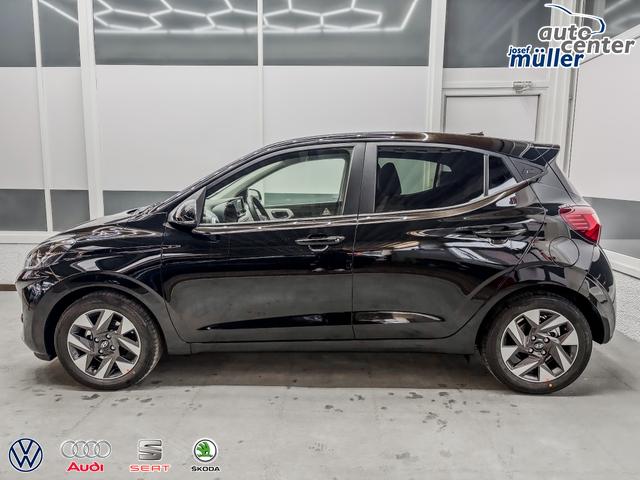 Hyundai i10 PREMIUM AUT SHZ KLIMAAUTOMATIK AMBIENTE ALU RFK PDC NAVI 