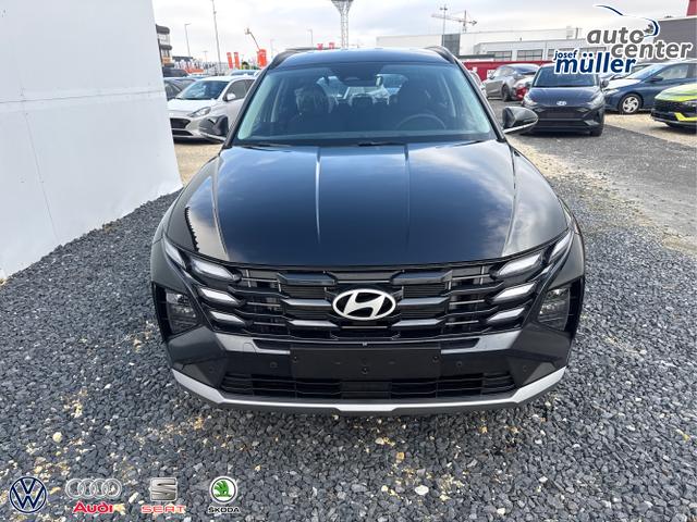 Hyundai / TUCSON / Schwarz / / / KLIMAAUTOMATIK TOTWINKEL NAVI SHZ RFK PDC