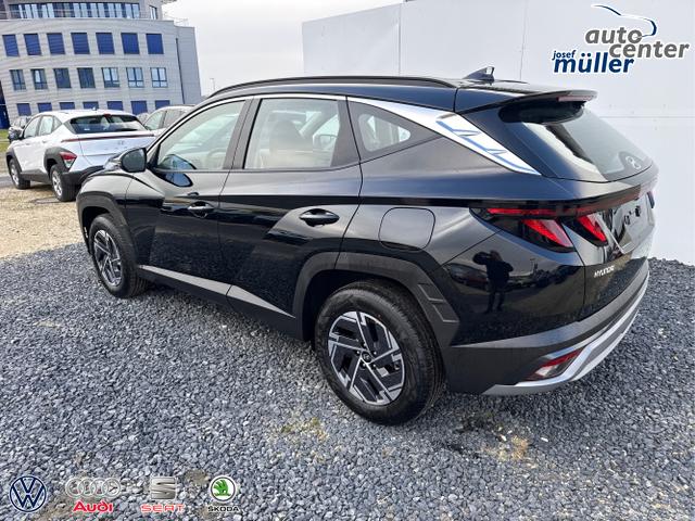Hyundai / TUCSON / Schwarz / / / KLIMAAUTOMATIK TOTWINKEL NAVI SHZ RFK PDC
