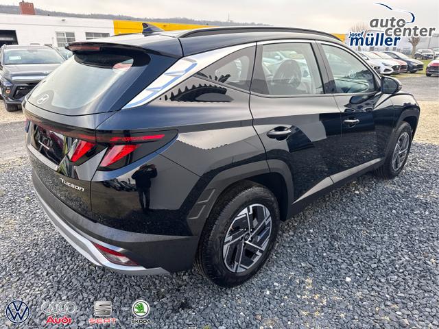 Hyundai / TUCSON / Schwarz / / / KLIMAAUTOMATIK TOTWINKEL NAVI SHZ RFK PDC