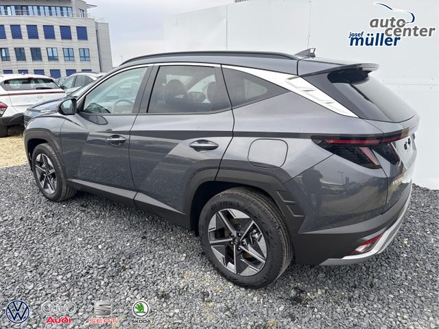 Hyundai / TUCSON / Grau / / / 18 ALU KLIMAAUTOMATIK TOTWINKEL NAVI SHZ RFK PDC