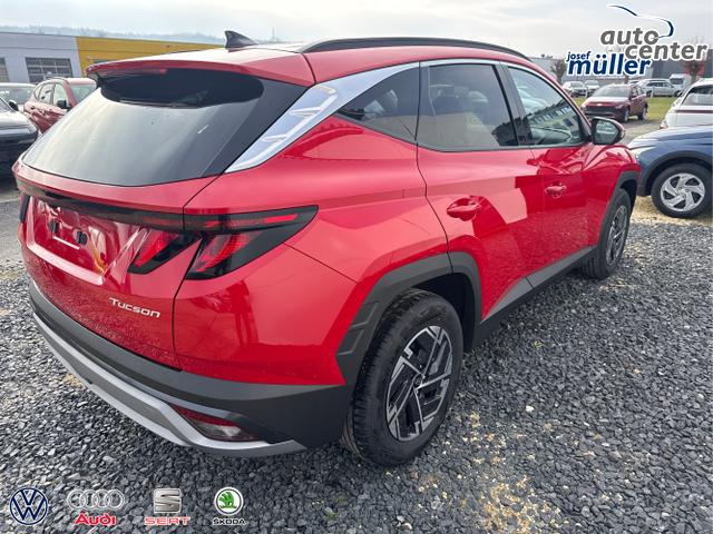 Hyundai / TUCSON / Rot / / / KLIMAAUTOMATIK TOTWINKEL NAVI SHZ RFK PDC