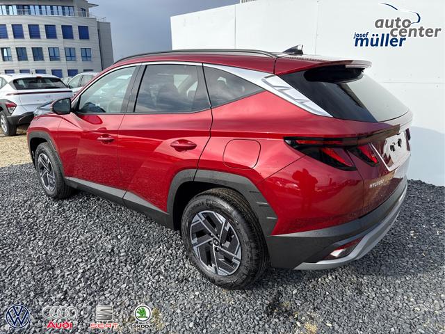 Hyundai / TUCSON / Rot / / / KLIMAAUTOMATIK TOTWINKEL NAVI SHZ RFK PDC
