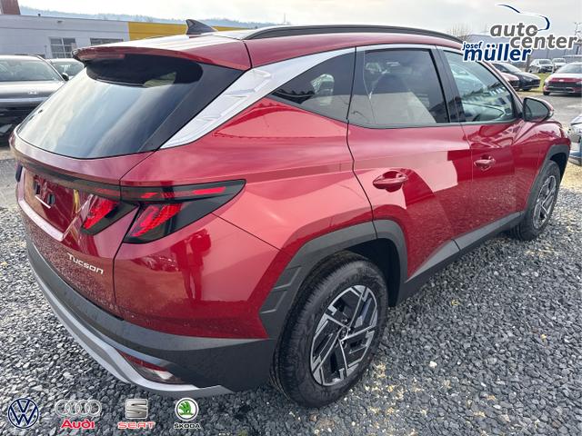 Hyundai / TUCSON / Rot / / / KLIMAAUTOMATIK TOTWINKEL NAVI SHZ RFK PDC