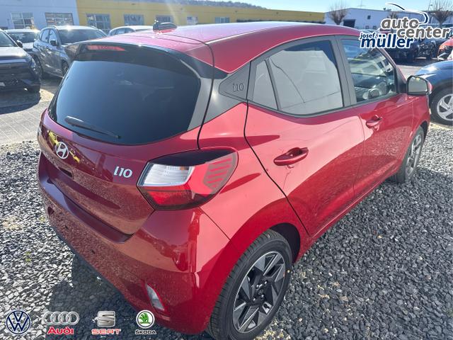 Hyundai / i10 / Rot / / / AUT SHZ KLIMAAUTOMATIK AMBIENTE ALU RFK PDC NAVI 