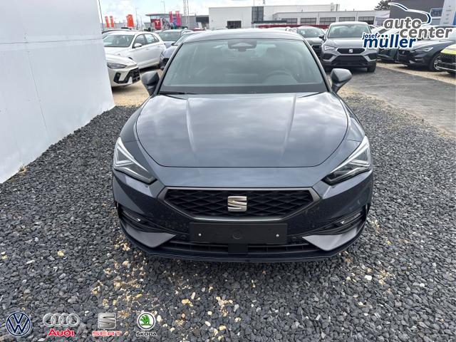 Seat / Leon / Grau / / / MATRIX NAVI AHK KESSY RFK SHZ PDC