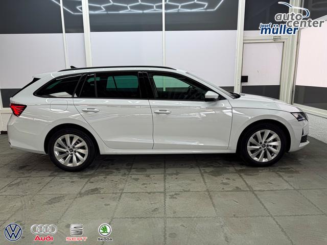 Skoda Octavia Combi Selection DSG ACC NAVI BSD 