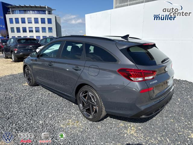 Hyundai / i30 / Grau / / / 