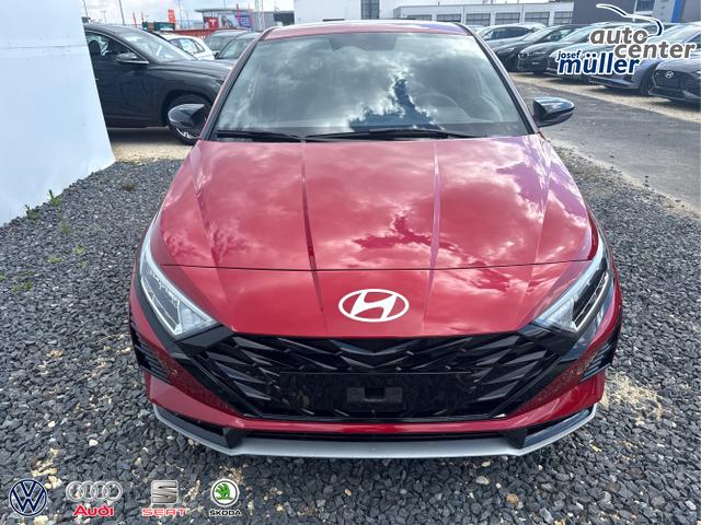 Hyundai / i20 / Grau / / / 
