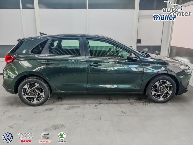 Hyundai i30 STYLE DCT NAVI WP ALU LED RFK PDC 