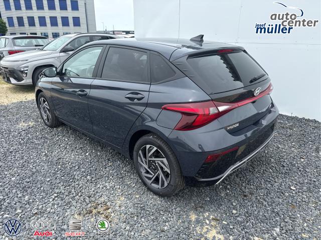 Hyundai / i20 / Grau / / / 