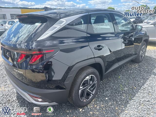 Hyundai / TUCSON / Grau / / / 