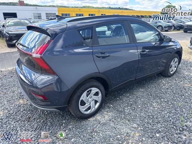 Hyundai / BAYON / Grau / / / 