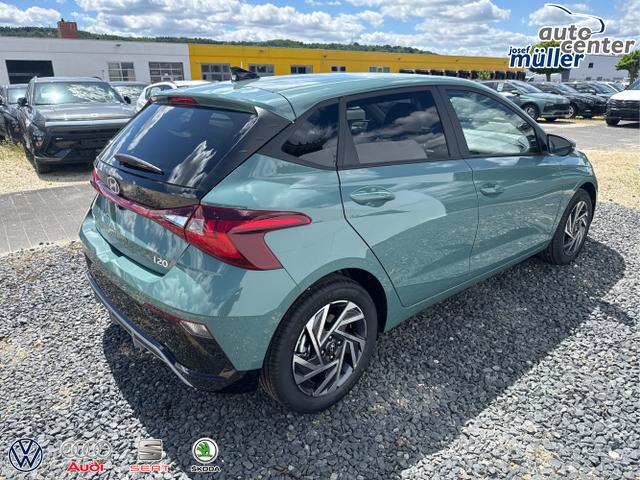 Hyundai / i20 / Grau / / / 