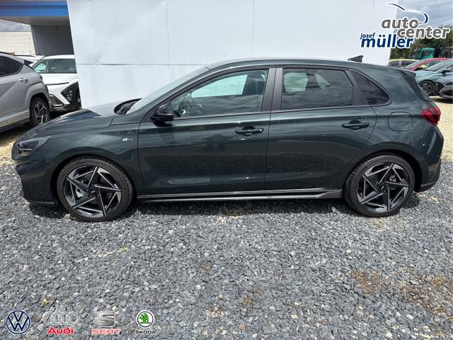 Hyundai / i30 / Grau / / / 
