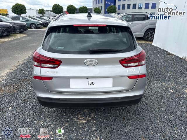 Hyundai / i30 / Grau / / / 