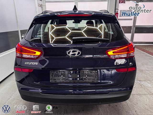 Hyundai i30 Kombi STYLE NAVI RFK SHZ PDC ALU 