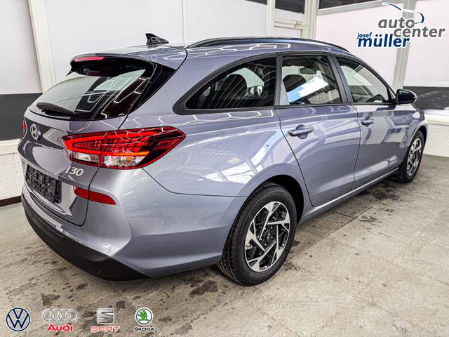 Hyundai i30 Kombi STYLE DCT NAVI RFK SHZ PDC ALU 