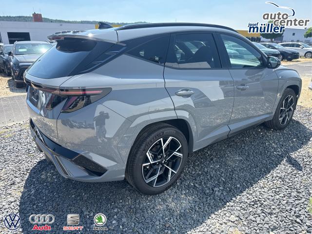 Hyundai / TUCSON / Grau / / / 