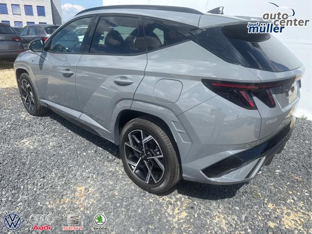 Hyundai / TUCSON / Grau / / / 