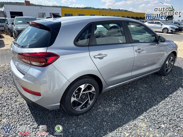 Hyundai / i30 / Grau / / / 