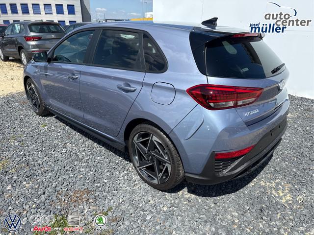 Hyundai / i30 / Grau / / / 