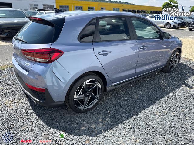 Hyundai / i30 / Grau / / / 