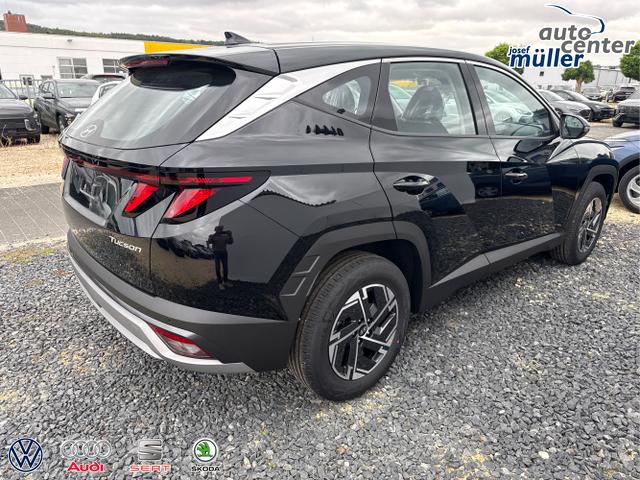 Hyundai / TUCSON / Grau / / / 