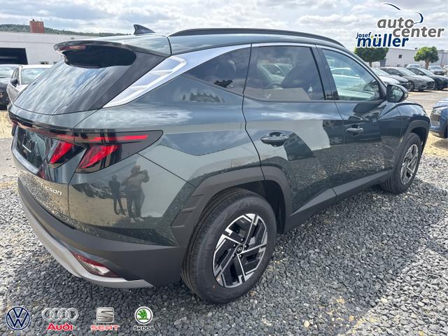 Hyundai / TUCSON / Grau / / / 