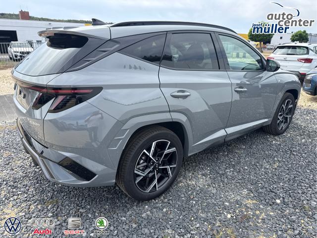 Hyundai / TUCSON / Grau / / / 
