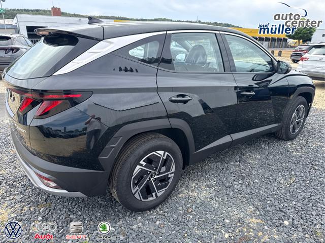 Hyundai / TUCSON / Grau / / / 