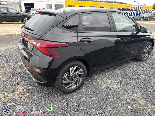 Hyundai / i20 / Grau / / / 